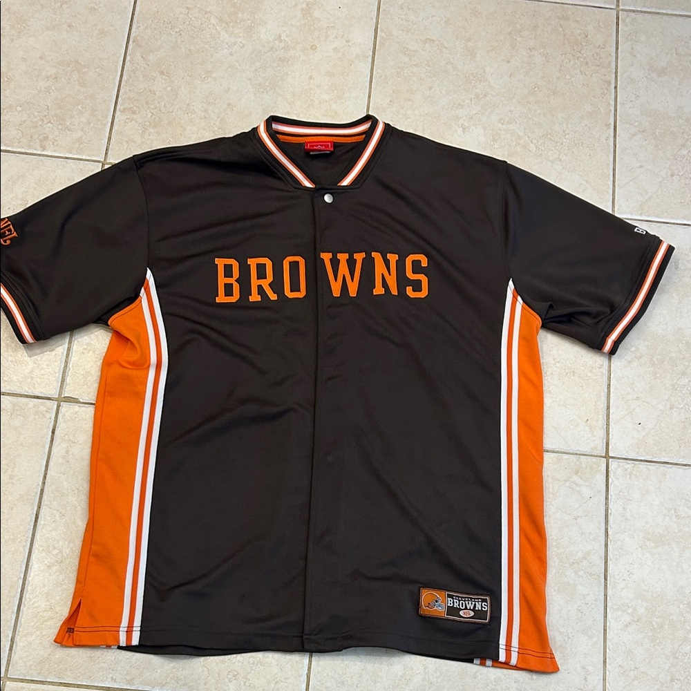 Vintage NFL Cleveland Browns Baseball Jersey. Size XL. Button down.